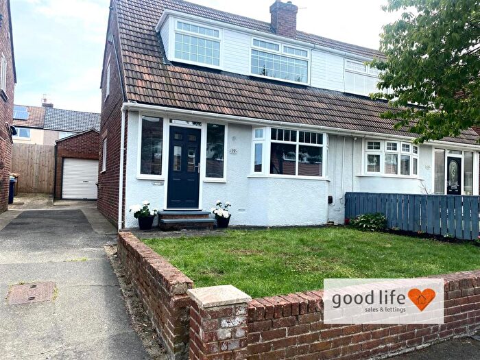 3 Bedroom Semi-Detached House To Rent In Cedarwood Grove, Tunstall, Sunderland, SR2