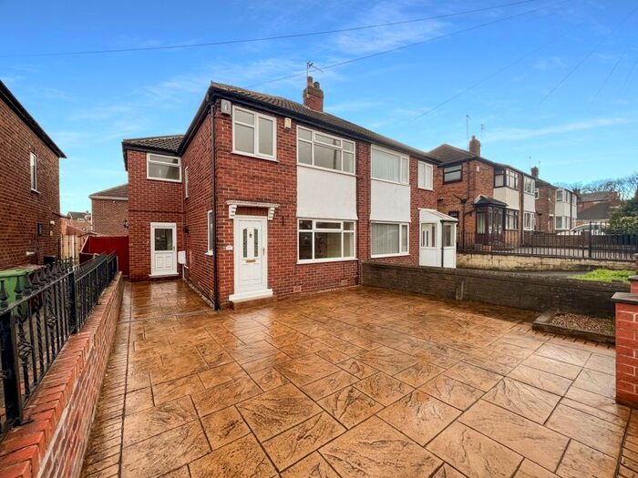 4 Bedroom Semi-Detached House To Rent In Kingsley Avenue, Outwood, Wakefield, WF1