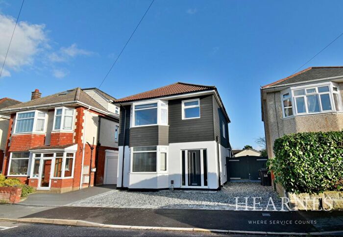 3 Bedroom Detached House For Sale In Draycott Road, Bournemouth, BH10