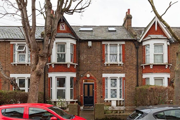 Flat For Sale In Carisbrooke Road, Walthamstow, E17