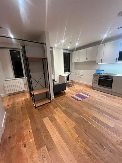 1 Bedroom Flat To Rent In High Street, Feltham, TW13