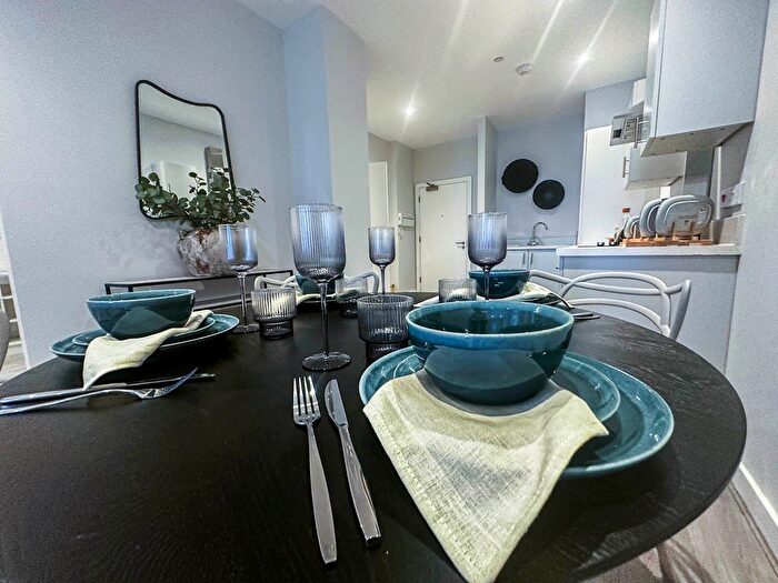 1 Bedroom Flat For Sale In Sky Gardens, Liverpool, L22