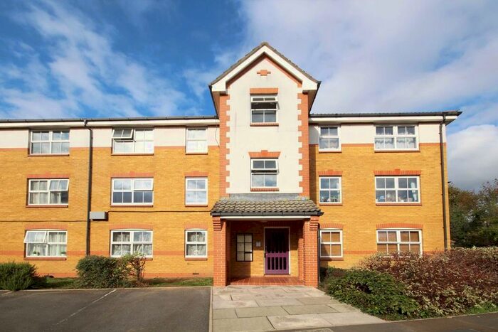2 Bedroom Flat To Rent In Old Park Mews, Heston, Hounslow TW5