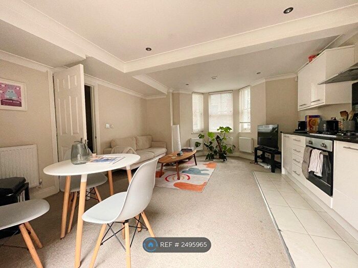 2 Bedroom Flat To Rent In Luxor Street, London, SE5
