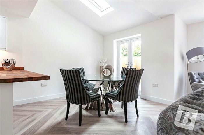 4 Bedroom Detached House For Sale In Sloane Mews, Prospect Road, Hornchurch, RM11