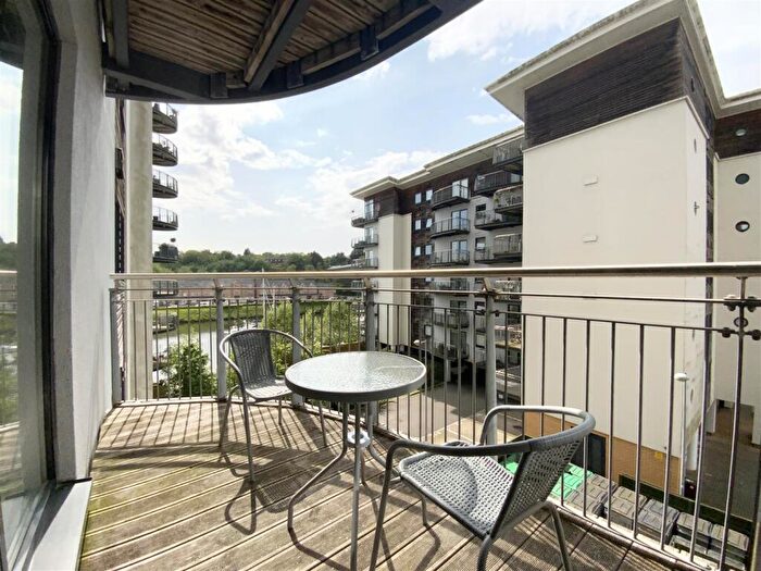 2 Bedroom Apartment To Rent In Victoria Wharf, Cardiff Bay, CF11