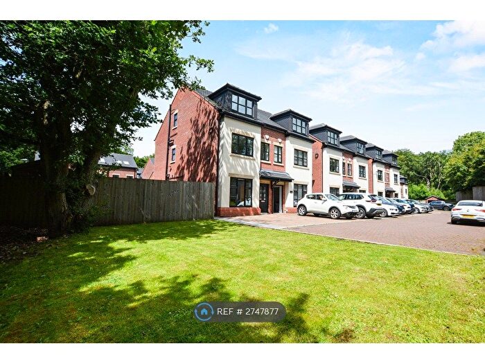 4 Bedroom Semi Detached House To Rent In Oakland Lane, Worsley, Manchester, M28