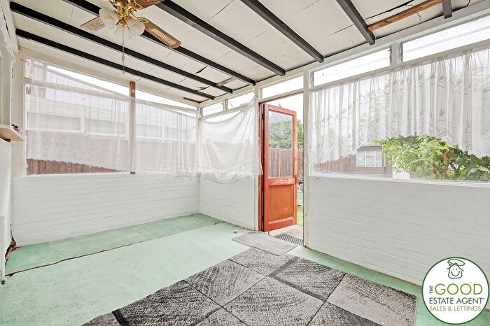 3 Bedroom Terraced House For Sale In The Broadway, Loughton, IG10