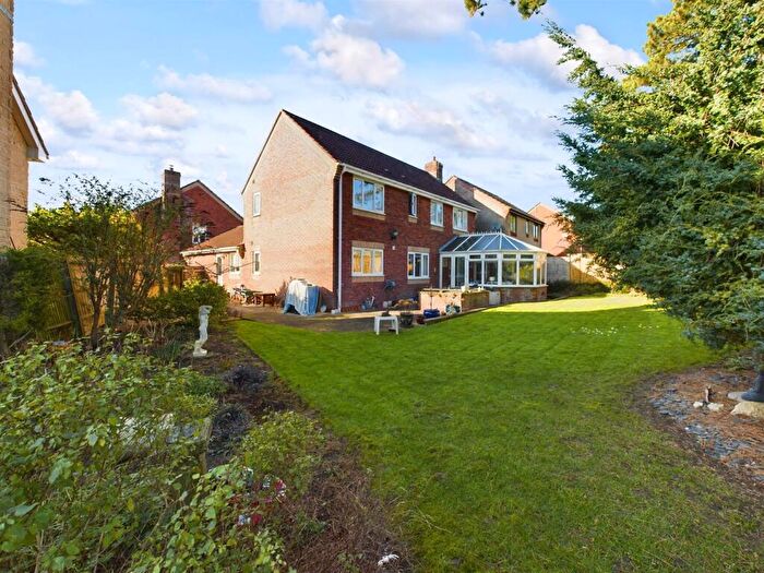 4 Bedroom Detached House For Sale In Wintergreen, Calne, SN11
