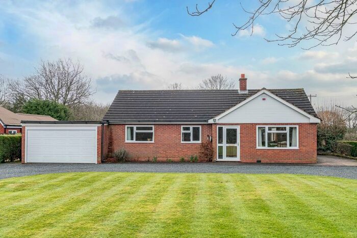 3 Bedroom Bungalow For Sale In Billesley Lane, Portway, Birmingham, B48