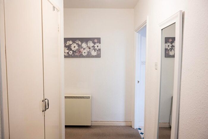 1 Bedroom Flat For Sale In , RG14