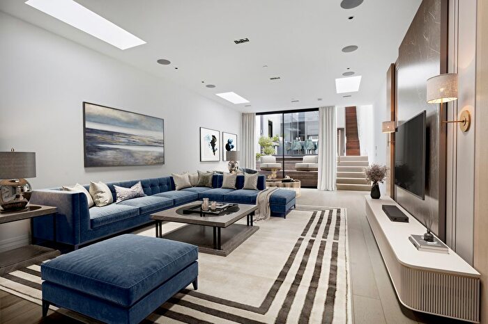 5 Bedroom End Terrace House To Rent In Danvers Street, Chelsea, SW3