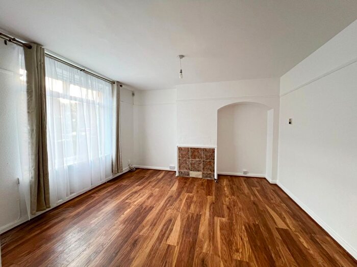 2 Bedroom Terraced House To Rent In Stamford Road, Dagenham, RM9