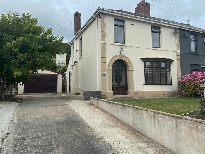 3 Bedroom Property To Rent In Pwll Road, Pwll, Llanelli, SA15