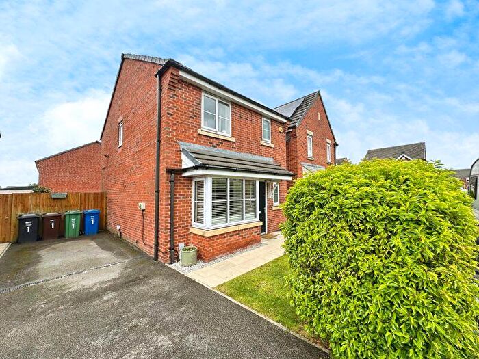 3 Bedroom Detached House For Sale In Hardys Close, Radcliffe, M26