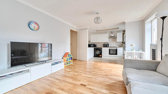1 Bedroom Flat For Sale In Sudbury Court, Glandford Way, RM6