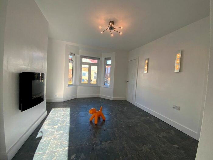 2 Bedroom Flat To Rent In Totteridge Road, High Wycombe, HP13