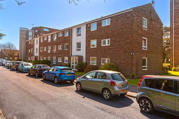 2 Bedroom Flat For Sale In Pevensey Garden, Worthing, BN11