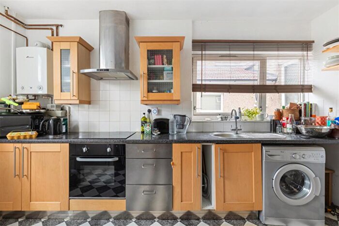 1 Bedroom Flat To Rent In Maxted Road, Peckham, SE15