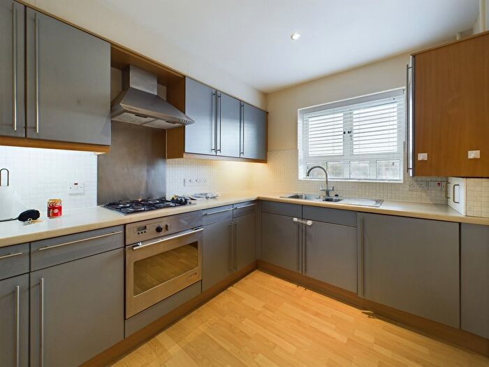 2 Bedroom Flat To Rent In Wallace Apartments, Sherborne Street, Cheltenham, GL52