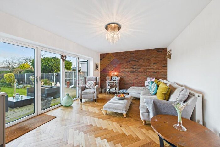 4 Bedroom Detached Bungalow For Sale In New Road, Tiptree, CO5