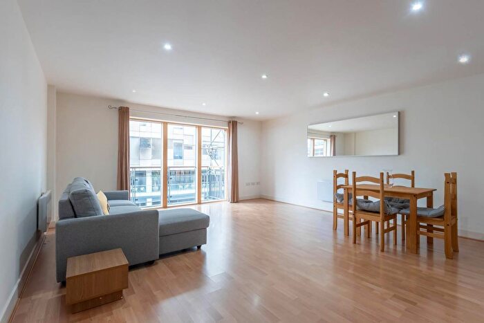 1 Bedroom Flat To Rent In Canal Wharf, Waterfront Walk, B1