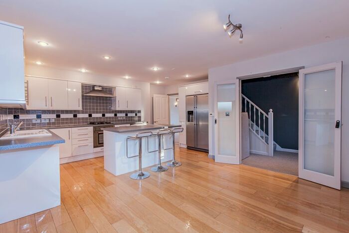 3 Bedroom Semi-Detached House To Rent In Cassington Road, Yarnton, Kidlington, OX5