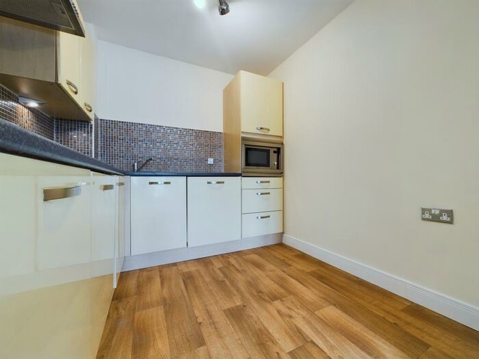 2 Bedroom Apartment To Rent In City Central, Wright Street, HU1