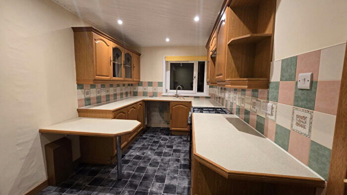 2 Bedroom Flat To Rent In Caroline Crescent, Alva, FK12