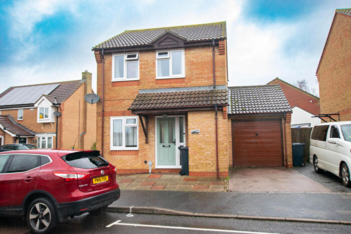 2 Bedroom Detached House To Rent In Ashley Gardens, Amberstone, Hailsham, BN27