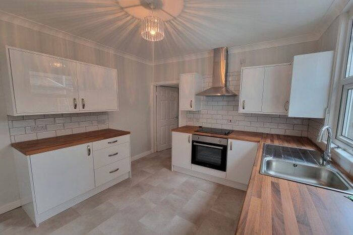 3 Bedroom Property To Rent In Williams Street, Abertawe, SA4