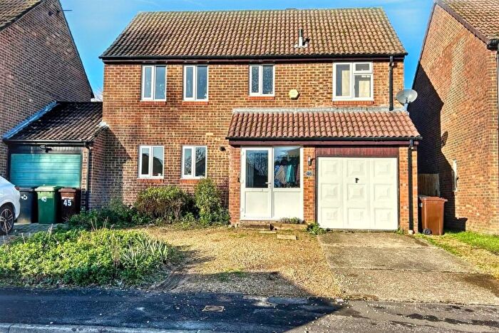5 Bedroom Link Detached House For Sale In Badger Farm, SO22