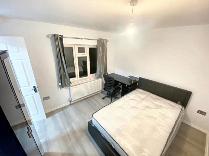 6 Bedroom House To Rent In Hogarth Walk, Bristol, BS7