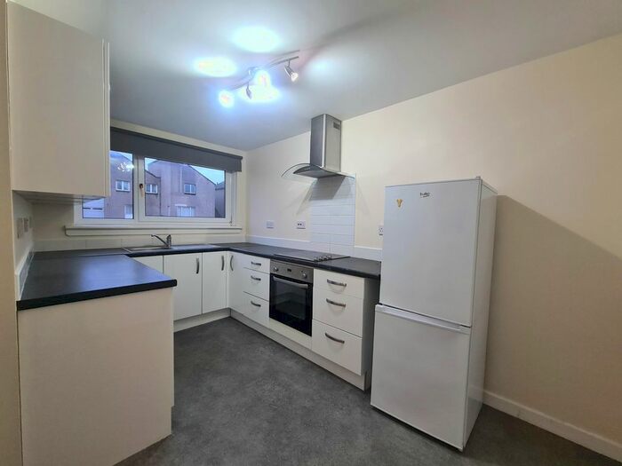 2 Bedroom Maisonette To Rent In C Eskside West, Musselburgh, EH21