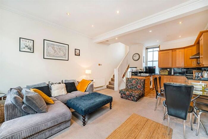 2 Bedroom Maisonette To Rent In Bell Street, Marylebone, NW1