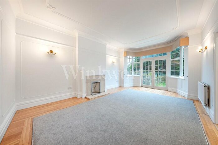 4 Bedroom Semi-Detached House To Rent In Helenslea Avenue, London, NW11