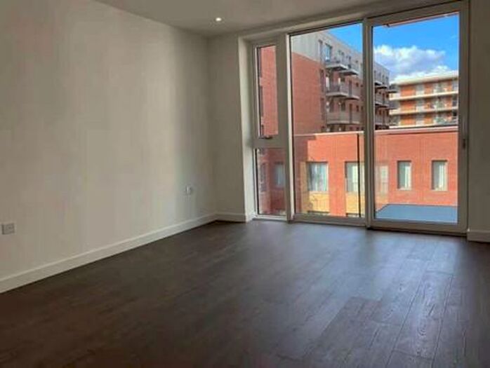 3 Bedroom Apartment To Rent In Hartington Court, Coster Avenue, Woodberry Down, London, N4