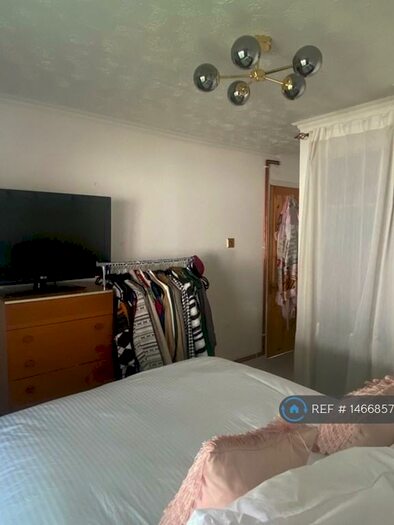 1 Bedroom Maisonette To Rent In Willow Tree Glade, Reading, RG31
