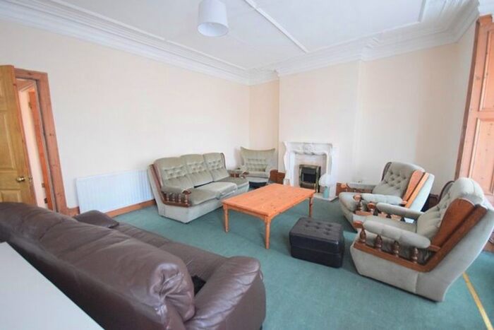 4 Bedroom Flat To Rent In Readhead Avenue, South Shields NE33