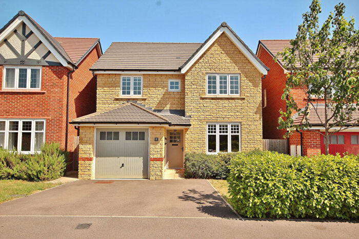 4 Bedroom Detached House For Sale In Bellenger Way, Brize Meadow, OX18