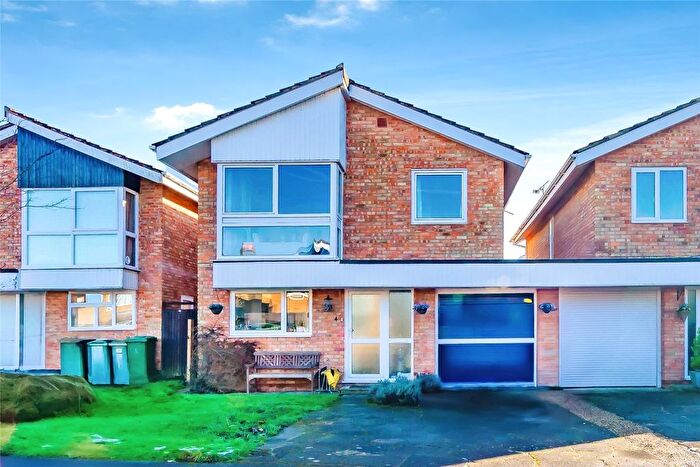 4 Bedroom Detached House For Sale In Foxearth Close, Biggin Hill, Westerham, TN16