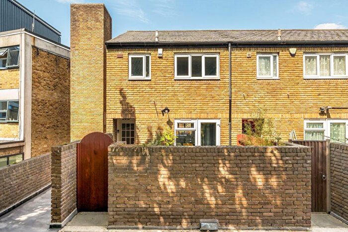3 Bedroom Flat For Sale In Blissett Street, Greenwich, SE10