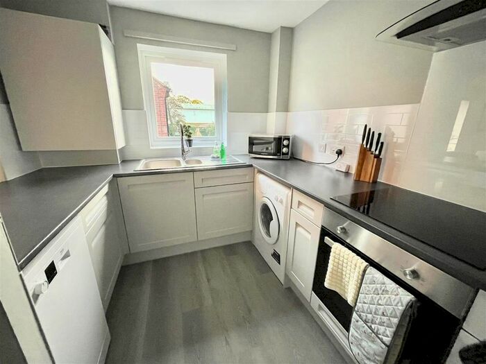 2 Bedroom Flat To Rent In Fewster Way, York, YO10