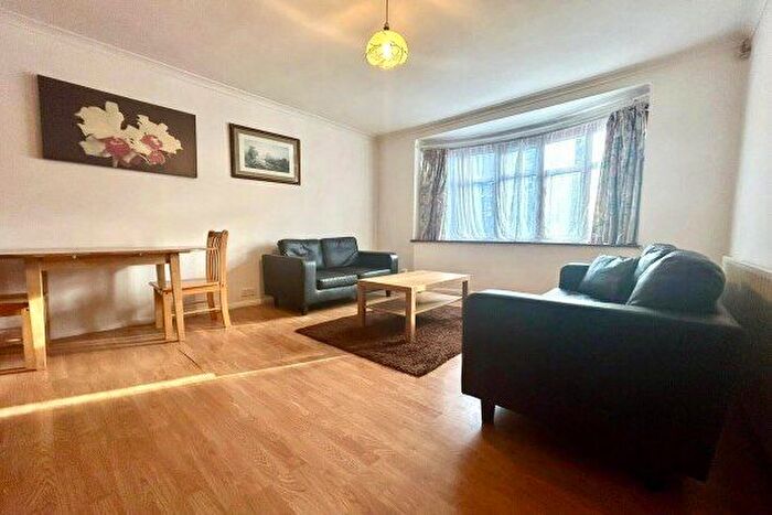 1 Bedroom Flat To Rent In Wanstead Park Road, Ilford, IG1