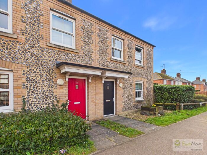 3 Bedroom Semi Detached House For Sale In London Road, Brandon, IP27