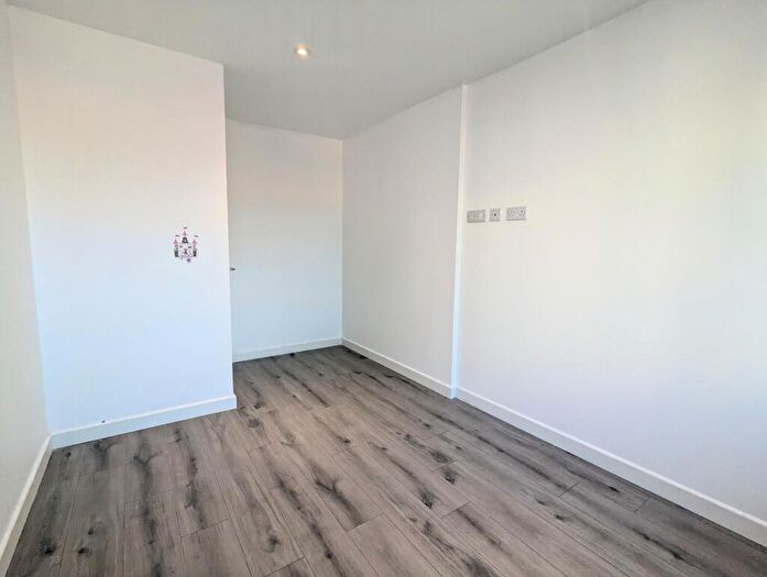 2 Bedroom Flat To Rent In Station Road, Kettering, NN15