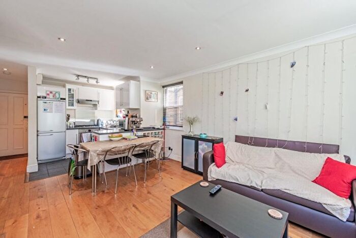 2 Bedroom Flat To Rent In Wandsworth Bridge Road, London, SW6