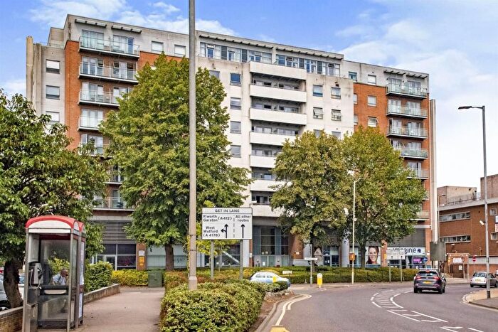 2 Bedroom Flat To Rent In Wilmington Close, Watford, WD18
