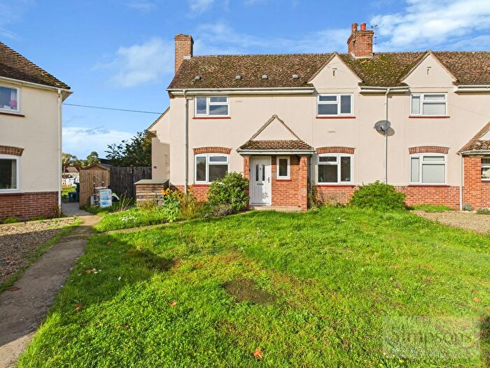 3 Bedroom Semi Detached House For Sale In Latton Close, Southmoor, OX13
