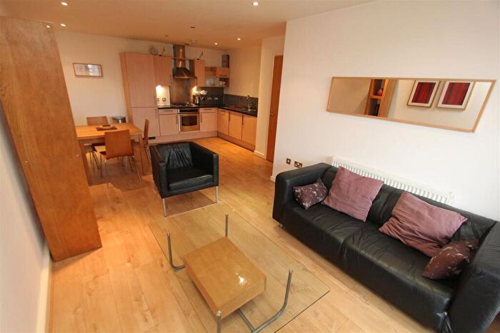 2 Bedroom Flat To Rent In St James Quay, Brewery Wharf, LS10